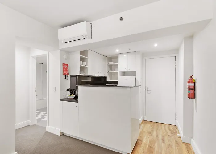 Chic 1-Bed Apartment Steps From Shopping Street